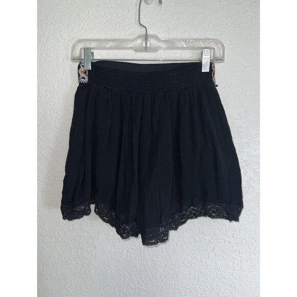 Free People Shorts Embroidered Waist Boho Crochet Accent XS Flowy Comfortable 1B - Picture 6 of 8